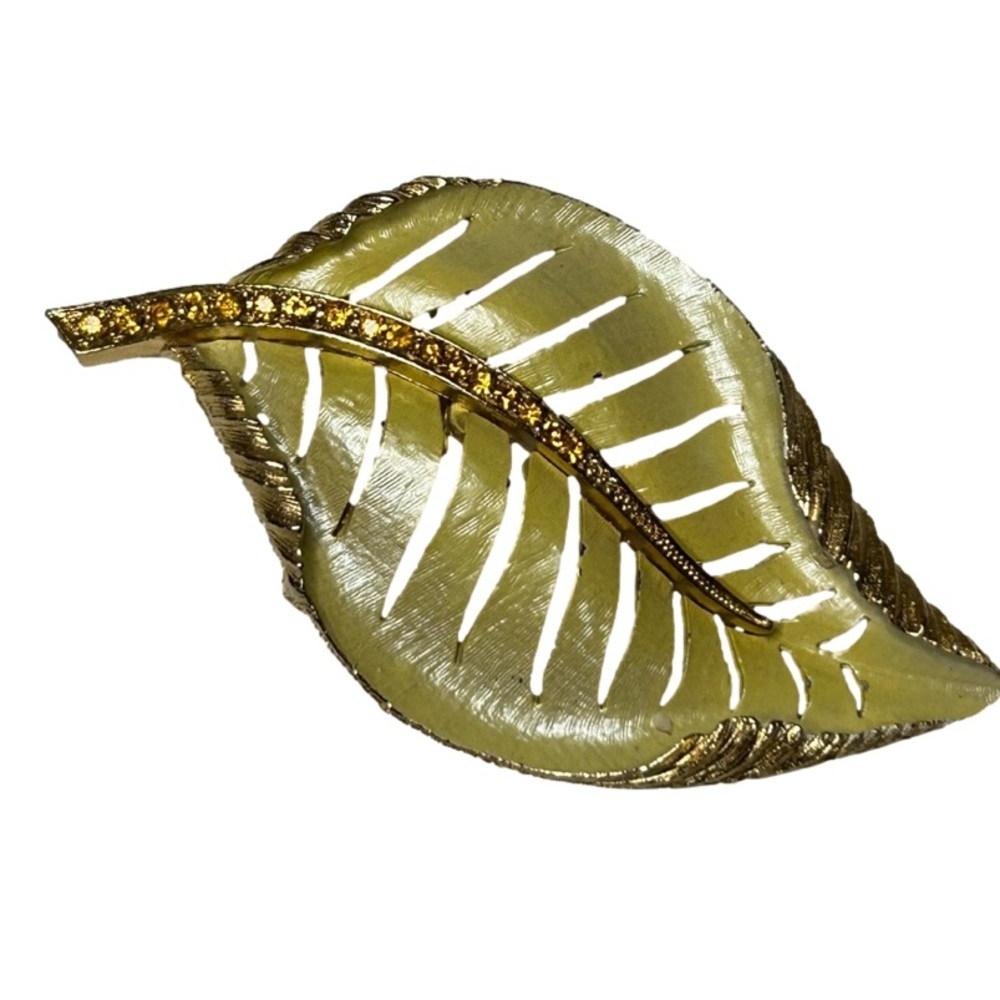 Large Leaf Brooch Adorned with 17 Golden Crystals